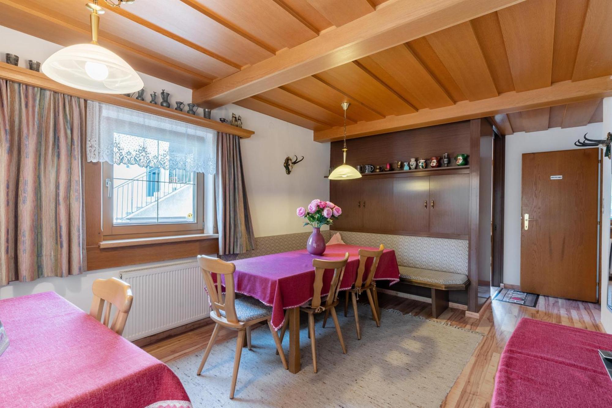 Haus Anemone Apartment Seefeld in Tirol Ruang foto